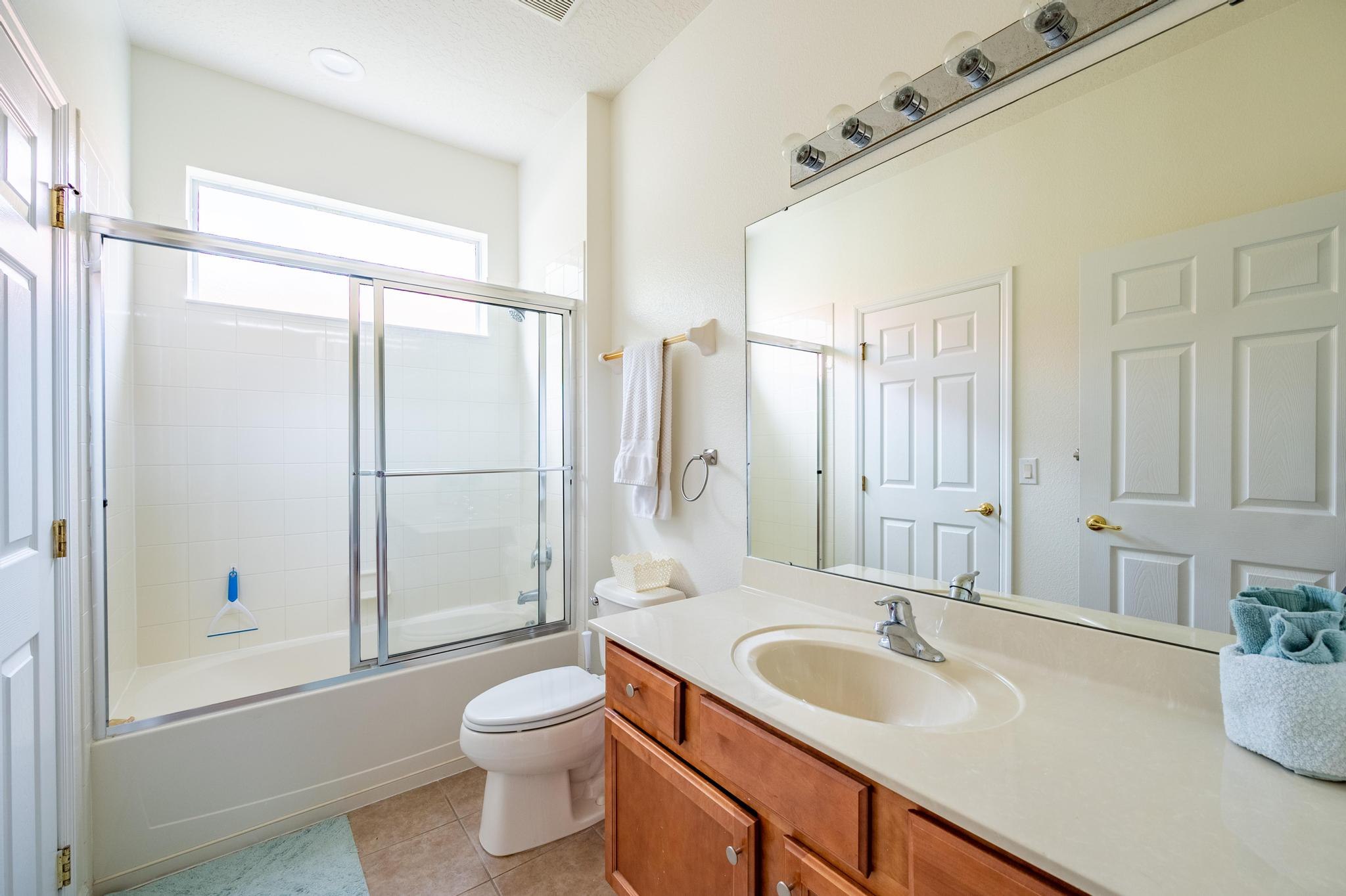 First Class 4 Bedroom En-Suite Pool Home photo 10